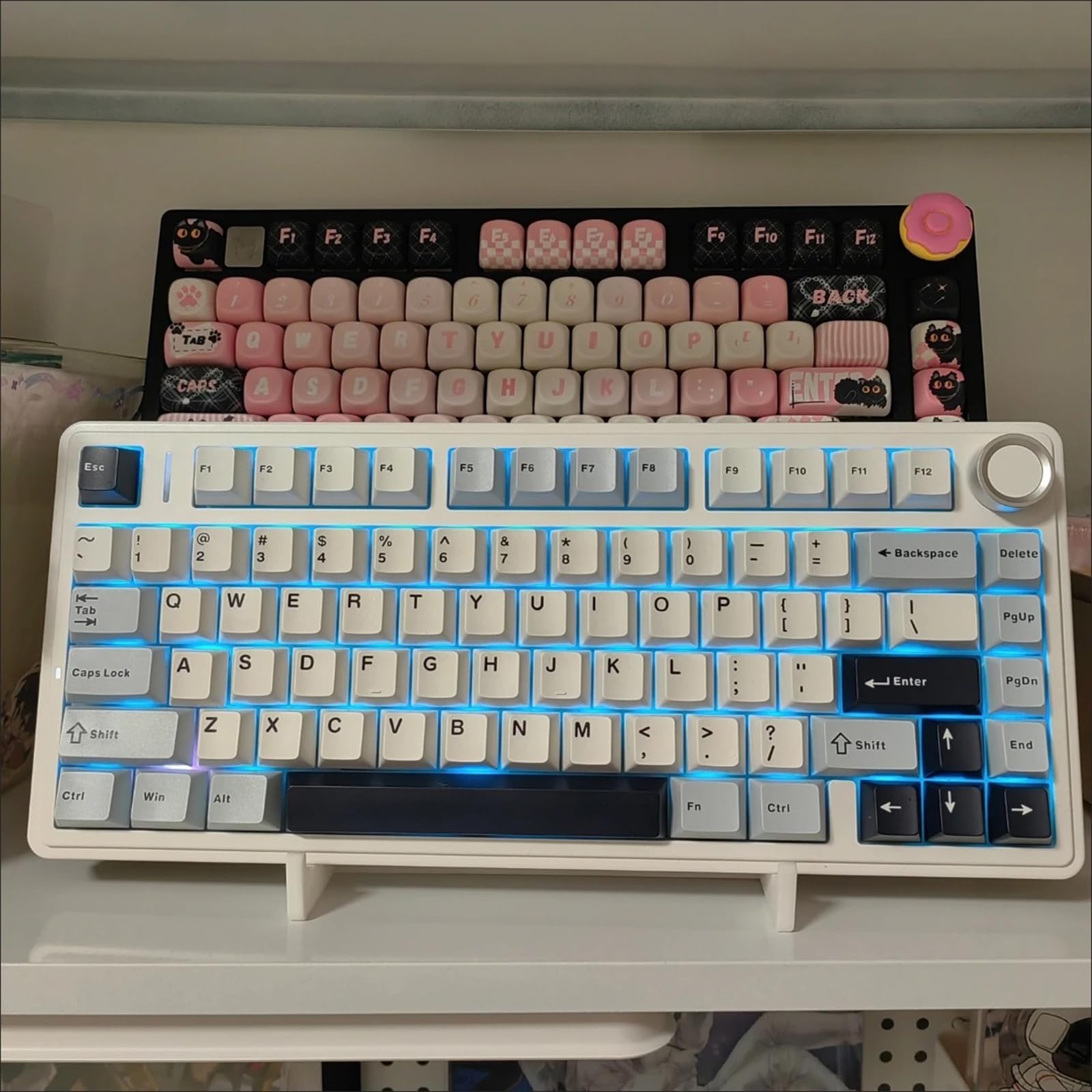 Amazon.co.jp: 機能的な3層キーボードスタンド キーボードの保管と